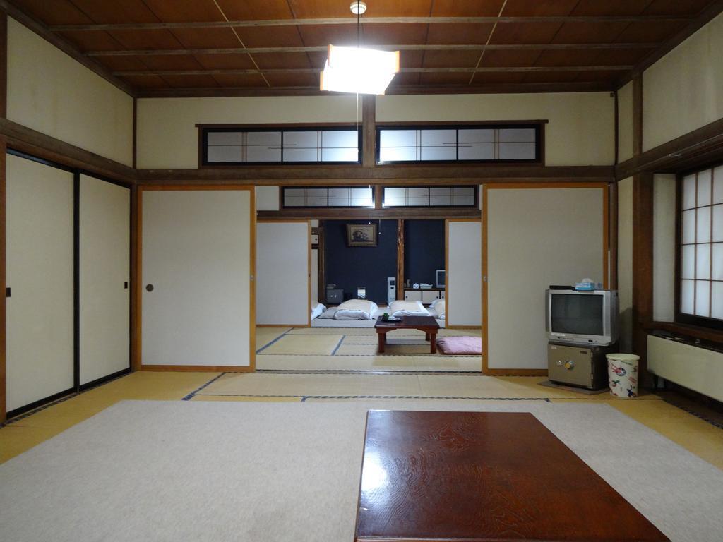 Hakuba Ski-Kan Экстерьер фото